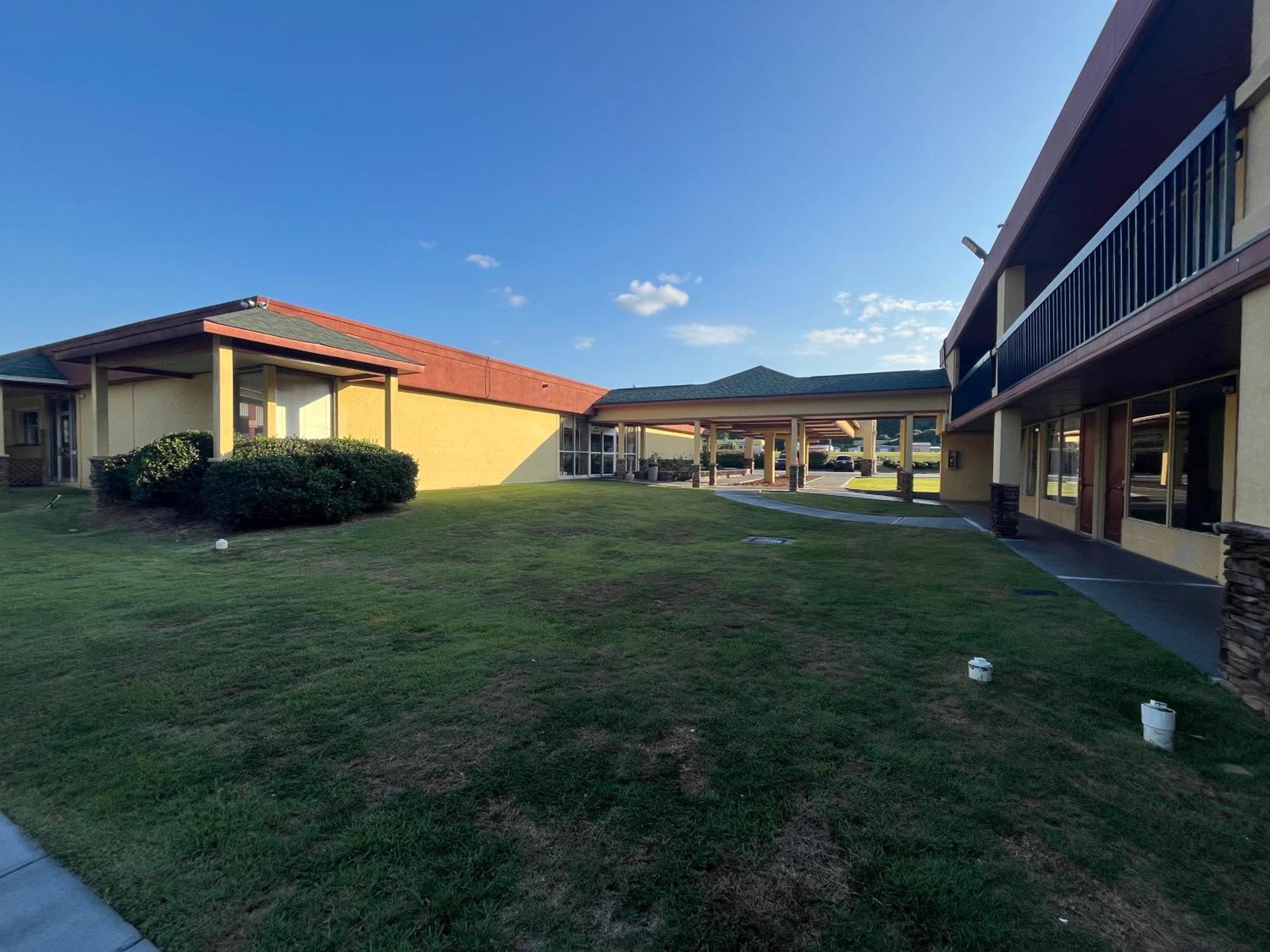 Budgetel Inn Phenix City Exteriör bild